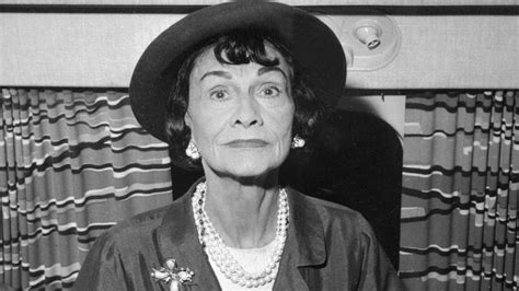 coco chanel dies.